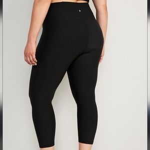 Old Navy Extra High-Waisted PowerLite Lycra Leggings
